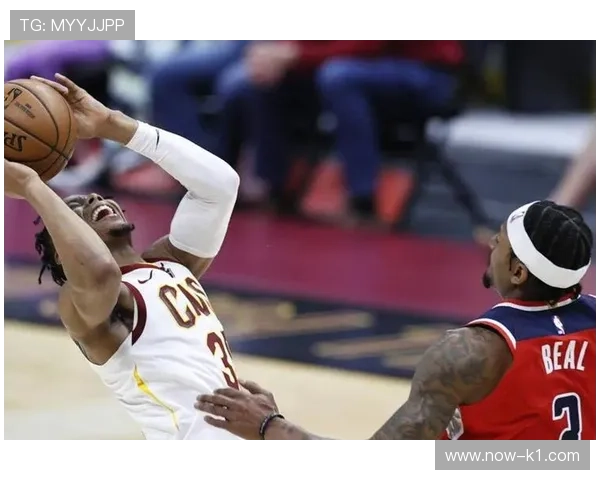 米切尔挡拆突破效率领先同行，拉开内线争夺差距